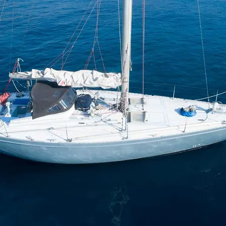 Hotel en barco Cyclades Sailing Experience *