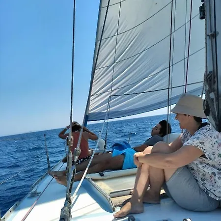 Cyclades Sailing Experience Hotel en barco Finikas (Syros)