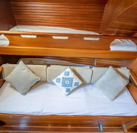 Cyclades Sailing Experience Hotel en barco *